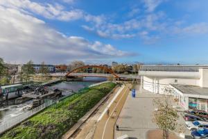 The Opulent Property Project ChelmsfordCityCentre 2Bed2Bath FreeParking Balcony