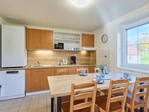 Holiday Home Holiday Hill 41 by Interhome