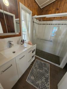 Main St Heritage Charm & Walk to Restaurants