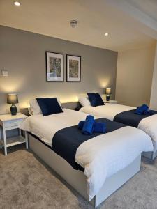 Spacious 3-Bedroom Apartment with Private Parking & Wi-Fi