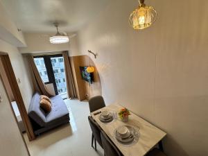 Shore 3 Residences RM 1432 Pool View by Prime Stay MOA