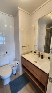 Cómodo, moderno, nuevo, 2D2B, incluye estacionamiento