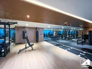 2BR Panoramic Skyline Haven with Jacuzzi