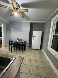 2 Bedroom Cozy Accommodation