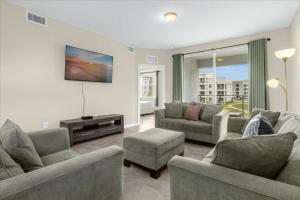 3 Bedrooms 2 Bathrooms Storey Lake 3120-208 Pc