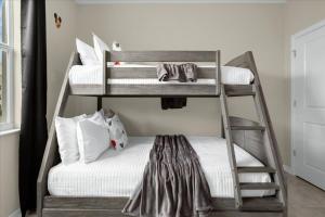 3 Bedrooms 2 Bathrooms Storey Lake 3120-208 Pc