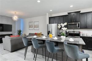 4 Bedroom 45 Bathroom Solara 1606 Cp