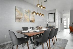 4 Bedroom 45 Bathroom Solara 1606 Cp