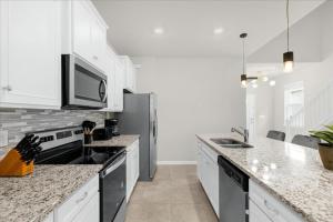 7 Bedroom 55 Bathswindsor Island 3979 La