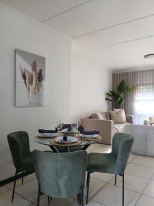 Contemporary 2BR Near Monte Casino, Fourways