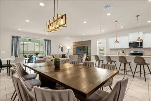 8 Bedroom 6 Bathroom Windsor Island 2070Lc