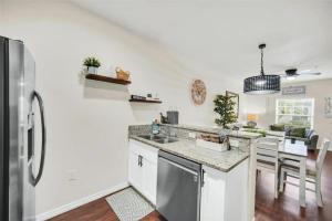 3 Bedrooms 2 Bathrooms Lucaya Village 16-102