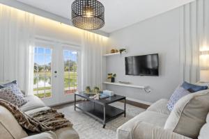 4 Bedroom 3 Bathroom Lucaya Village 26-108