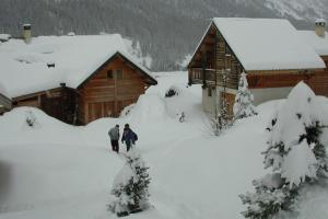 Le Queyrellin hameau des Chazals Nevache Hautes Alpes