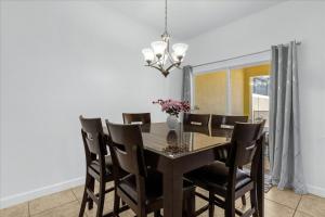 4 Bedroom 3 Bathroom Paradise Palms 8953Bp