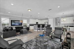 5 Bedrooms 55 Bathrooms Re701Gb