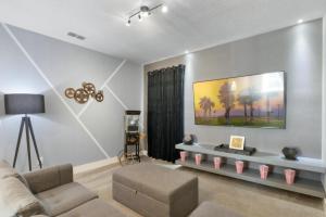 8 Bedrooms 7 Bathrooms Encore Resort 7590 Ma