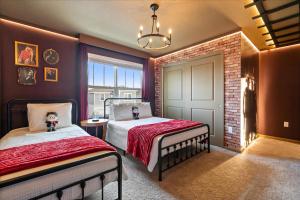 9 Bedrooms 65 Bathrooms Solara Resort 2342 Cs