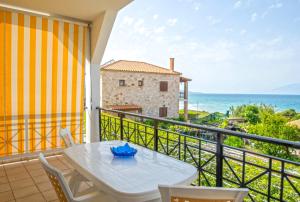 Seaside Holiday House by elite