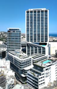 Sunset View Designer Apartment With Pool Access