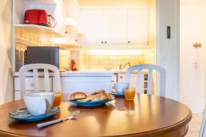 LB Vacation Rentals I Cannes Croisette, Large Terrace, Free Parking, Beaches