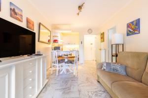 LB Vacation Rentals I Cannes Croisette, Large Terrace, Free Parking, Beaches