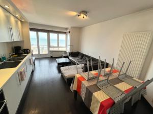 Luxury 3-bedroom apartment with sea view and sunny terrace T60