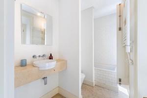 Colosseum Building - Betha