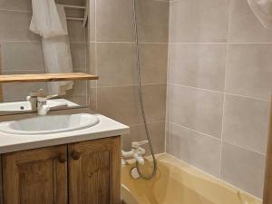 2 pièces, 42m², centre Croisette, au pied des pistes, balcon exposé Ouest, idéal famille - FR-1-574-29