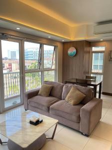 Venice Luxe Suite, 1 Bedroom Maximum, 4 adults plus kids