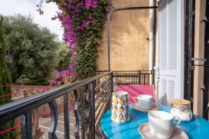 LE COEUR DU SUQUET avec petit balcon et belle vue