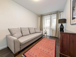 Stysia Superior Apartment by BookingHost