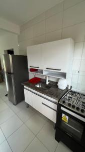 Apartamento 06 de 2 dor Maranduba cond piscina