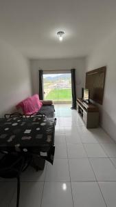 Apartamento 06 de 2 dor Maranduba cond piscina