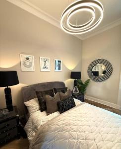 Modern West End Apartment, Glasgow.