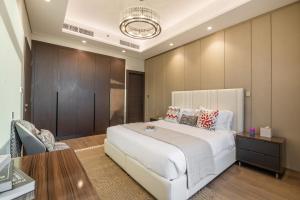 BLVD - Stunning Full Burj Khalifa Firework Views