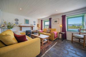 Cosy stone cottage on the shores of Sneem River