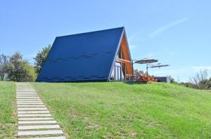 2 Bedroom Holiday Home