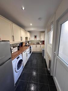 4 bedroom house in Belfast next to Ormeau Park