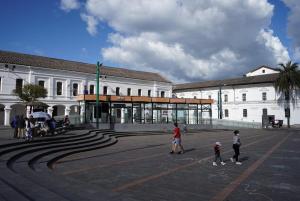 Unleash Charm & Comfort Oldtown Quito Best Location!