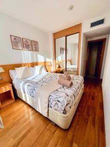 Espectacular piso Wanda Ifema Aropuerto by beBalmy