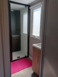MH 229 2 chambres et 1 salle de bain dans camping 4 étoiles avec parc aquatique