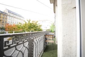 Modern & Hypercentre, Private Balcony