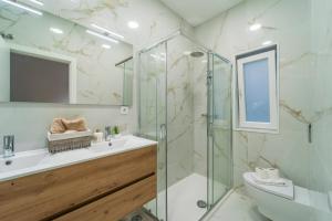 Bright 3BR w 2 Baths – Near Graça & Tagus | By Airnest