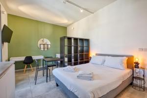 Private suite in a traditional Guest House with shared roof terrace and jacuzzi GOBLU