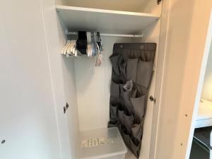 Cozy Unit near MOA and Airport