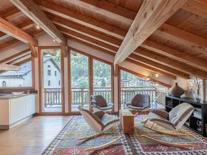 Superbe chalet 4 étoiles 8 pers, proche pistes, Wi-Fi, parking - FR-1-343-184