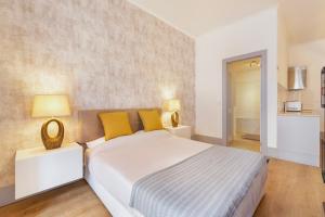 Colosseum Building - Theta