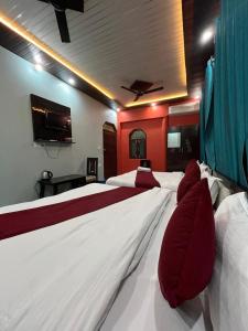 Hotel Aryaa kulam Palace Ayodhya