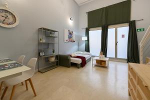 Acogedor Dúplex con Cocina Abierta y Suite Privada en Madrid LDM11034